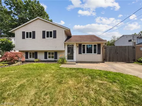 5929 Rosebelle Ave, North Ridgeville, OH 44039