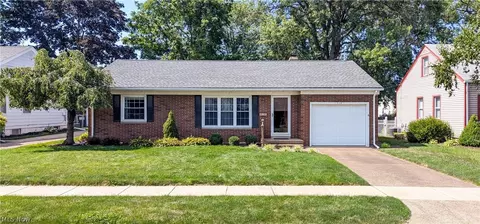 219 50th St, Sandusky, OH 44870