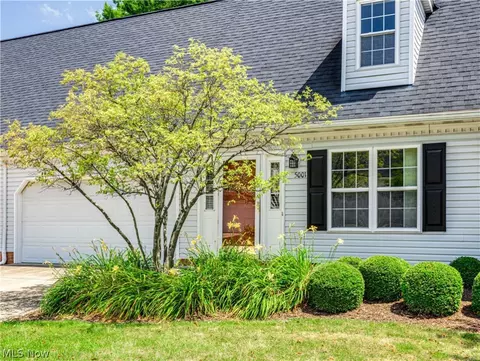 5001 Bar Harbor Ln, Stow, OH 44224