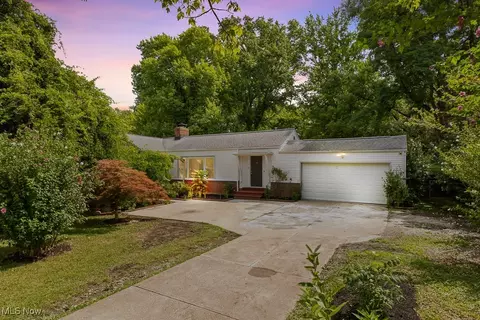 9049 Prospect Rd, Strongsville, OH 44136