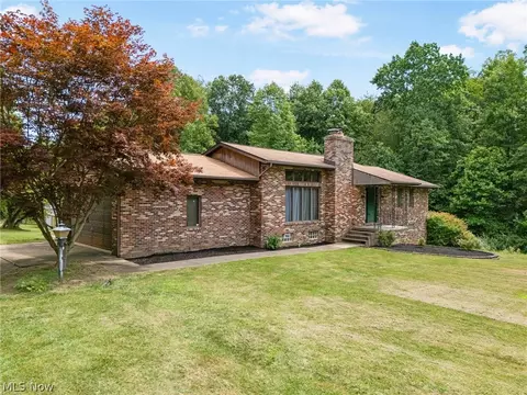 3643 Farber St SE, Magnolia, OH 44643