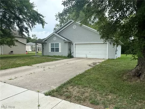 Exterior - 9060 Maple Grove Rd, Windham, OH 44288 photo 2 of 5