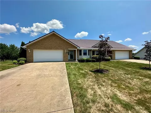 1170 Lake Dr NW, Carrollton, OH 44615