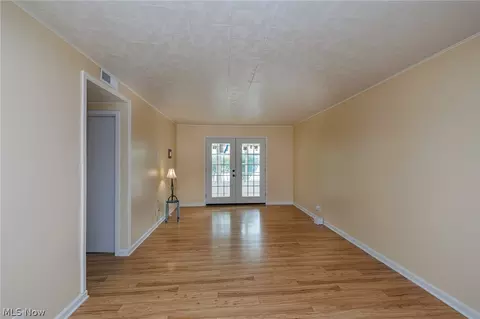 Living - 1246 Clifton Ave, Akron, OH 44310 photo 2 of 2
