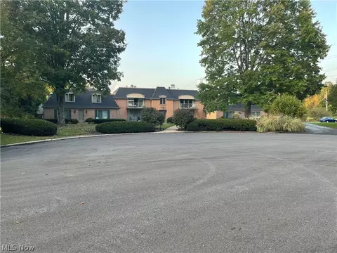 1122 Country Club Ln #202, Ashland, OH 44805