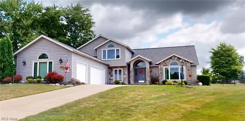 921 Woodhill Ct, Brunswick, OH 44212