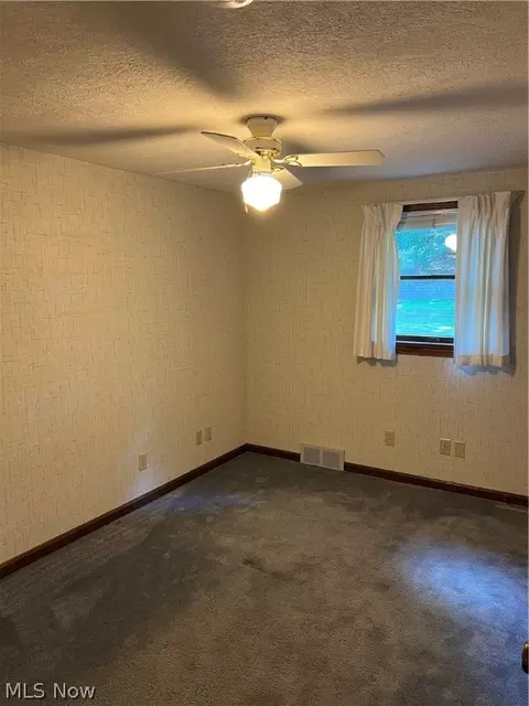 Bedroom - 2430 Midvale Rd NW, Canton, OH 44708 photo 9 of 12