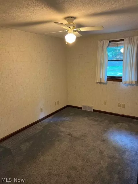 Bedroom - 2430 Midvale Rd NW, Canton, OH 44708 photo 8 of 12
