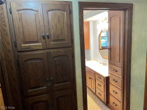 Entry Way - 2430 Midvale Rd NW, Canton, OH 44708 photo 1 of 2