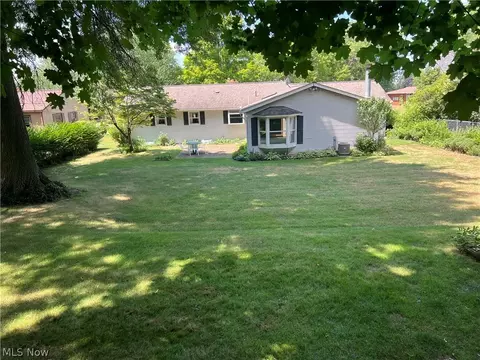 Exterior - 2430 Midvale Rd NW, Canton, OH 44708 photo 3 of 6