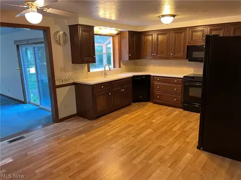 Kitchen - 2430 Midvale Rd NW, Canton, OH 44708 photo 2 of 3