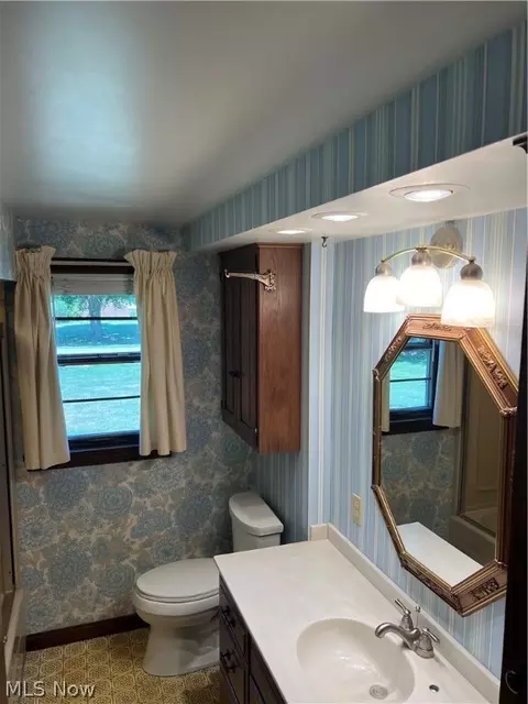 Bath - 2430 Midvale Rd NW, Canton, OH 44708 photo 1 of 5
