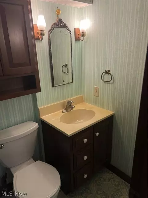 Bath - 2430 Midvale Rd NW, Canton, OH 44708 photo 5 of 5