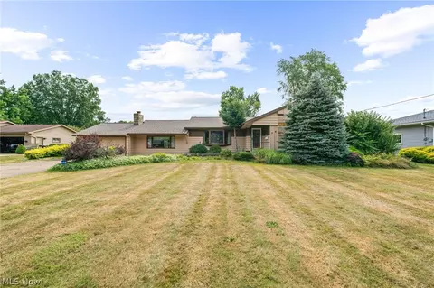 76 Virginia Dr, Painesville, OH 44077