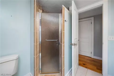 Bath - 822 Seneca Ave, Huron, OH 44839 photo 3 of 4