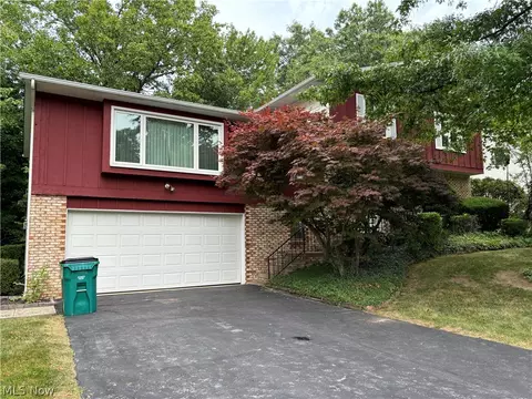 9901 Cypress Cir, Mentor, OH 44060