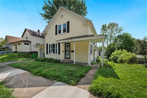 78 W Summit St, Barberton, OH 44203