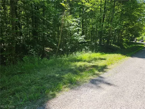 Boy-mar Drive, Rome, OH 44084