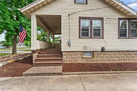 Exterior - 317 Abbe Rd N, Elyria, OH 44035 photo 2 of 5