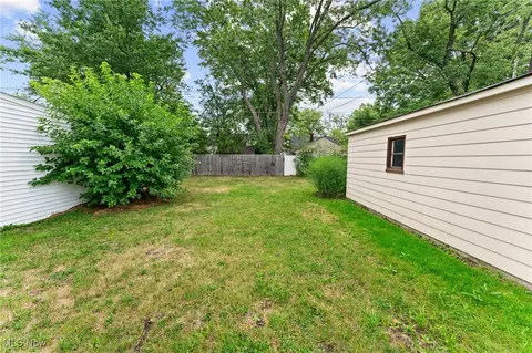 Exterior - 317 Abbe Rd N, Elyria, OH 44035 photo 3 of 5