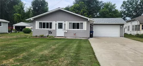 5852 Lake Rd, Mentor, OH 44060