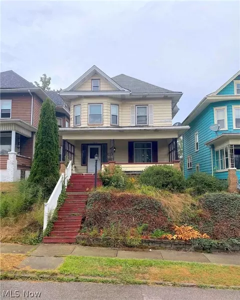 1205 Maryland Ave, Steubenville, OH 43952