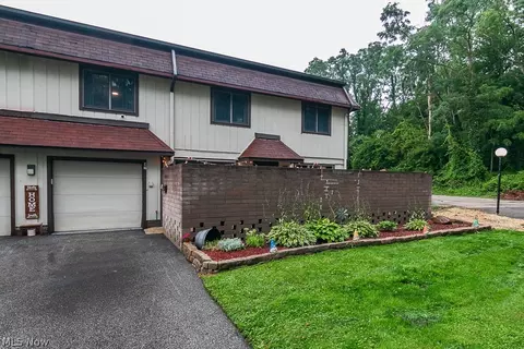 9956 Johnnycake Ridge Rd #16E, Concord, OH 44077