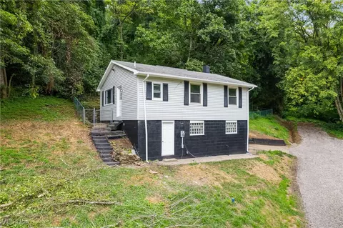 25 Willetta Ave, Martins Ferry, OH 43935