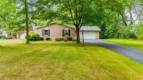 9345 Summit St NW, Clinton, OH 44216