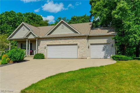 2770 Vicksburg Ave NW, Canton, OH 44708