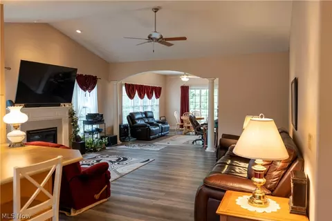2770 Vicksburg Ave NW, Canton, OH 44708 photo 10