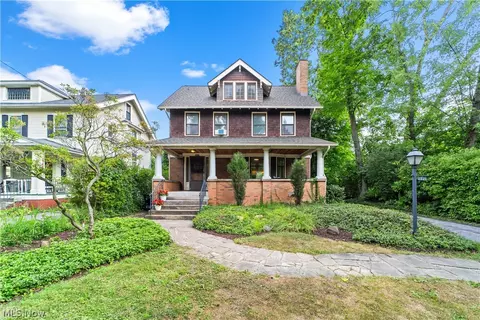 2821 Coleridge Rd, Cleveland Heights, OH 44118