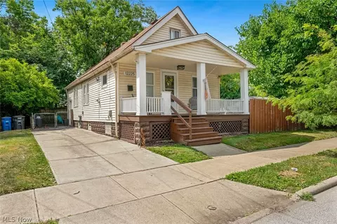 12225 Plover St, Lakewood, OH 44107