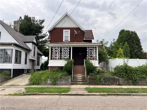 287 3rd St NW, Barberton, OH 44203