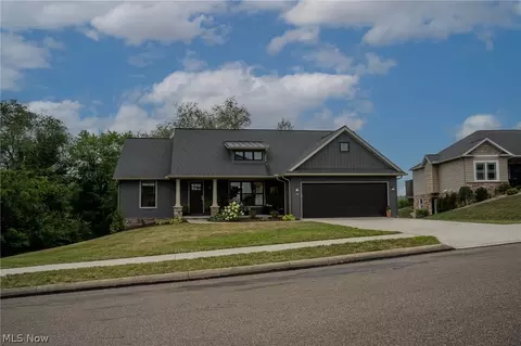 1059 Firman Dr SW, Sugarcreek, OH 44681