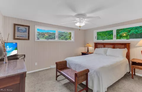 Bedroom - 93 E Mohawk Dr, Malvern, OH 44644 photo 1 of 4