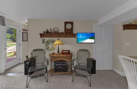Living - 93 E Mohawk Dr, Malvern, OH 44644 photo 4 of 4