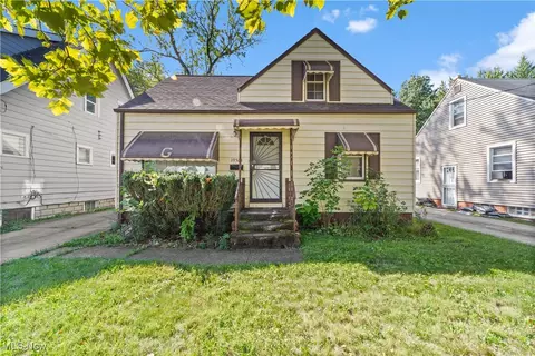 19504 Ridgewood Ave, Warrensville Heights, OH 44122