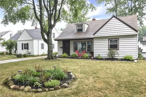 7017 Beresford Ave, Parma Heights, OH 44130
