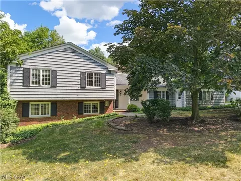 31179 S Woodland Rd, Pepper Pike, OH 44124