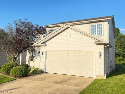 5285 Deer Trace Dr, Kent, OH 44240