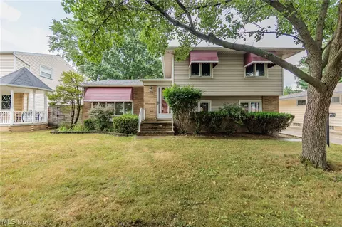 6491 Beverly Dr, Parma Heights, OH 44130