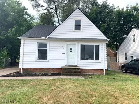 8211 Wainstead Dr, Parma, OH 44129