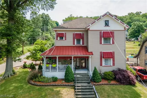 1200 Pleasant Ave, Wellsburg, WV 26070