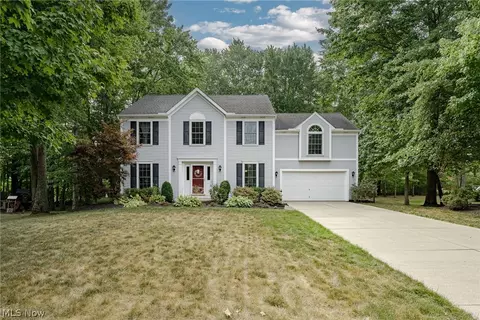 3148 Elisha Ln, Twinsburg, OH 44087