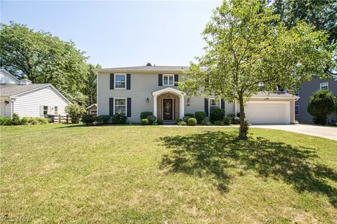 5314 Meadow Wood Blvd, Lyndhurst, OH 44124