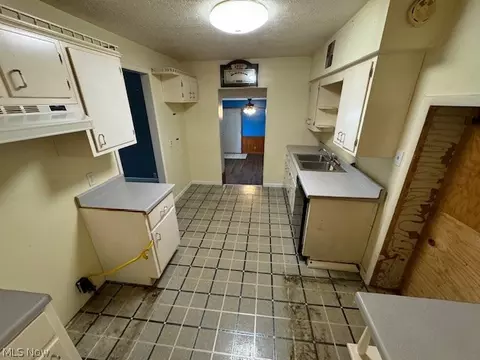Kitchen - 3225 Call Rd, Perry, OH 44081 photo 2 of 2