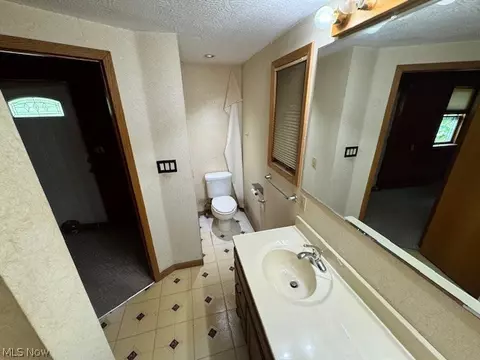 Bath - 3225 Call Rd, Perry, OH 44081 photo 3 of 3