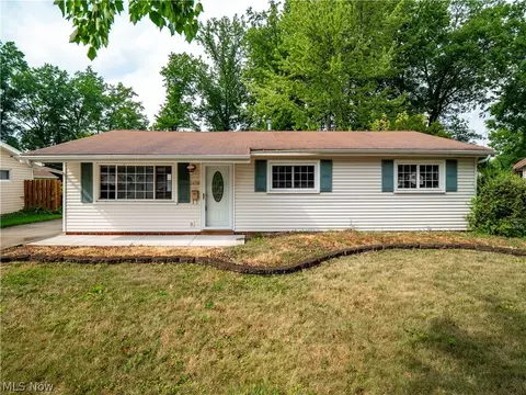 24706 Fawn Dr, North Olmsted, OH 44070