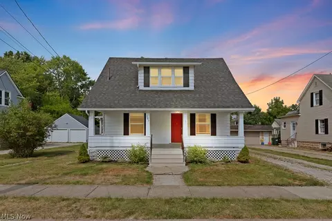 323 Daisy Ave, Berea, OH 44017